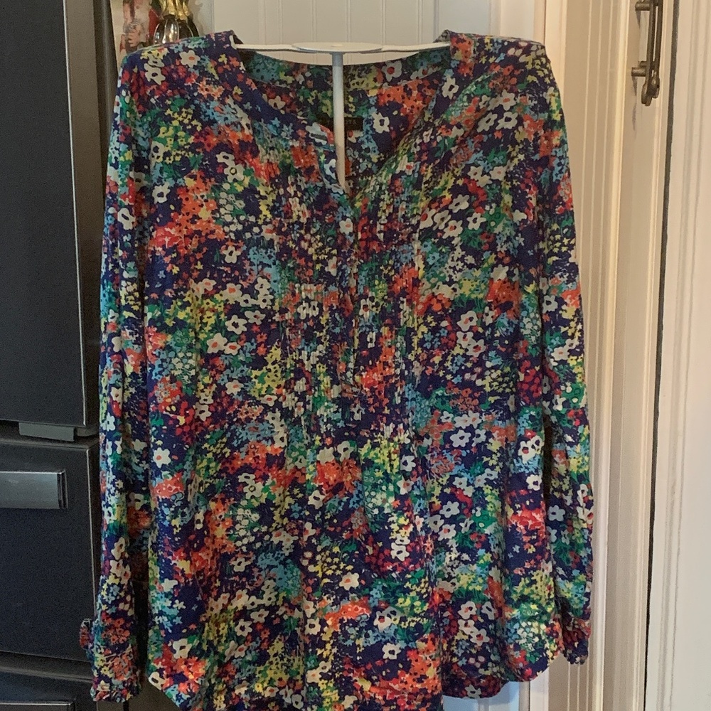 Talbots floral‎ pleated top. Worn maybe once .